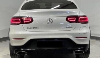 
										Mercedes-Benz GLC full									