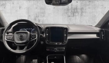 
										Volvo XC40 full									