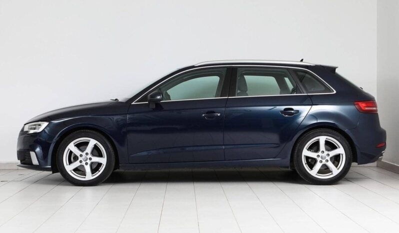 
								Audi A3 Sportback Sport 35 1,5 TFSI full									