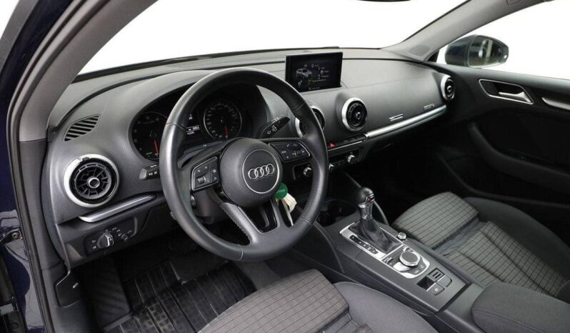 
								Audi A3 Sportback Sport 35 1,5 TFSI full									