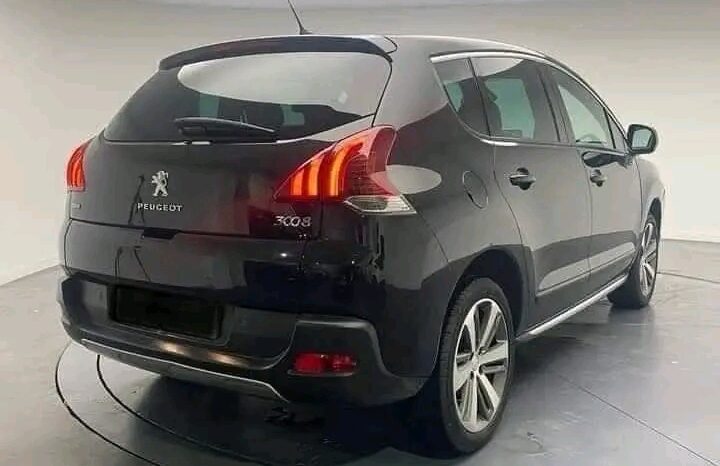 
								Peugeot 3008 full									