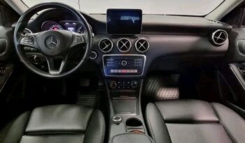 
										Mercedes-Benz Classe A180 aut full									