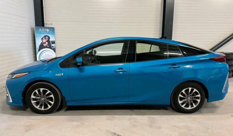 
								Toyota Prius full									