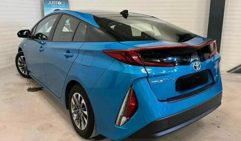 
								Toyota Prius full									