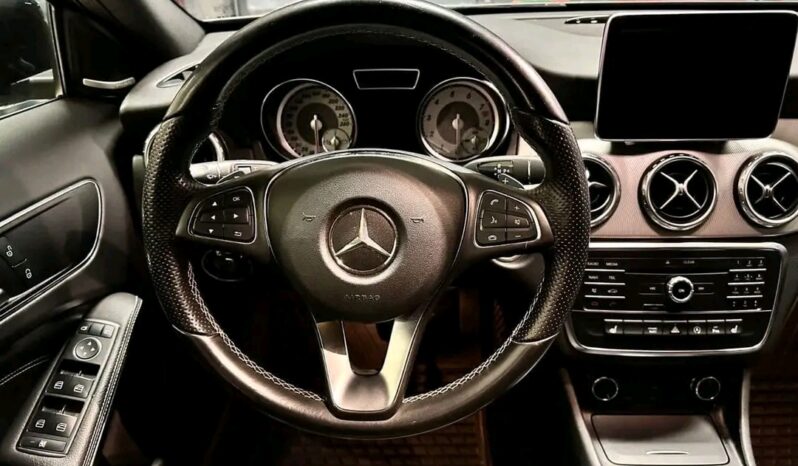 
								Mercedes-Benz GLA full									