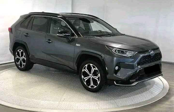 
								Toyota RAV4 Plug-in Hybrid full									