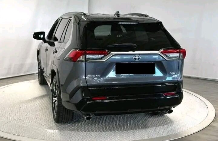 
								Toyota RAV4 Plug-in Hybrid full									