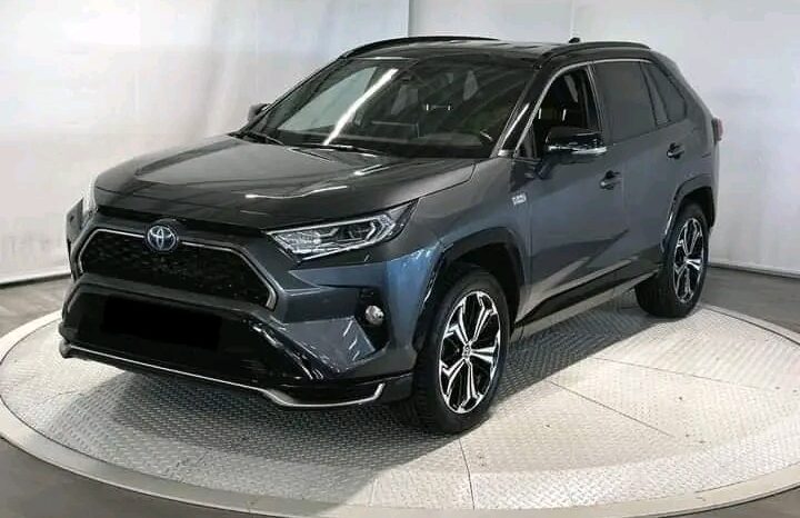 
								Toyota RAV4 Plug-in Hybrid full									