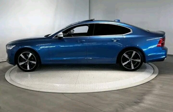 
								Volvo S90 full									