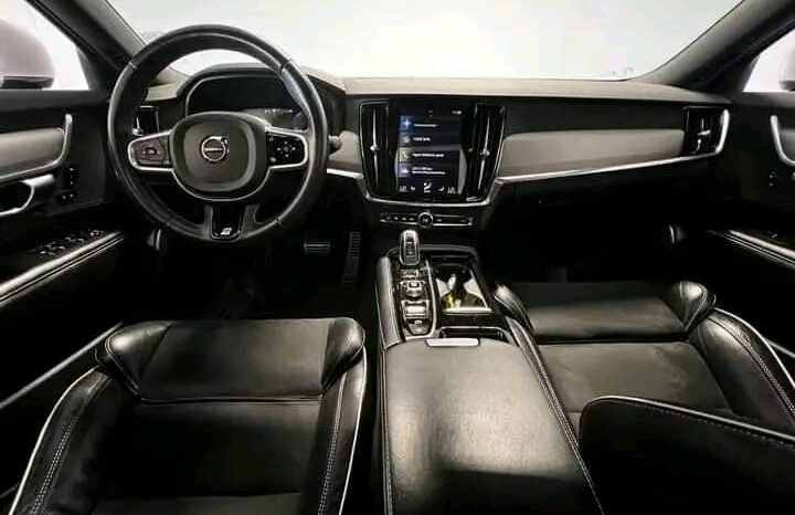 
								Volvo S90 full									