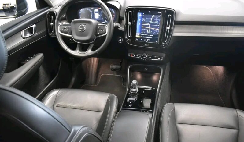 
								Volvo XC40 Inscription full									