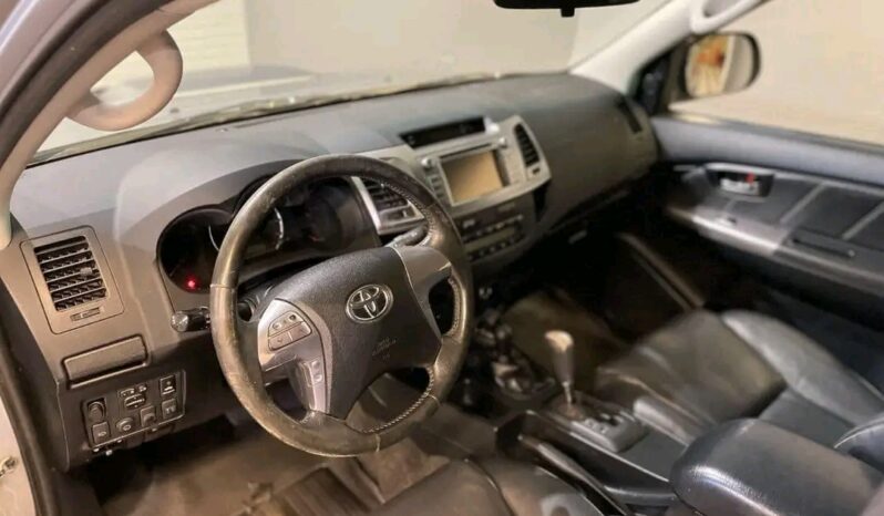 
								Toyota Hilux full									