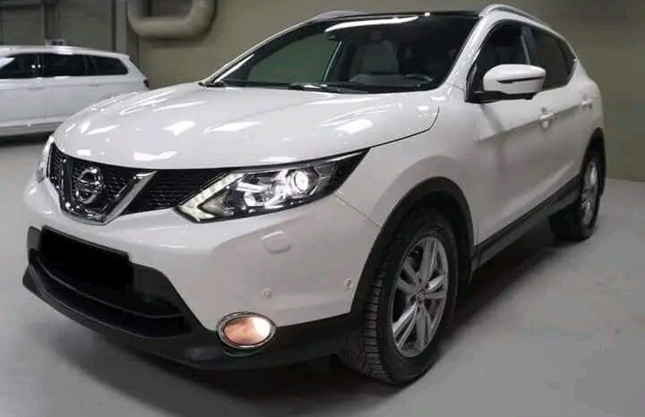 
								Nissan Qashqaï full									