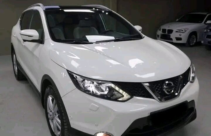 
								Nissan Qashqaï full									