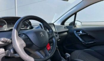 
										Peugeot 208 full									