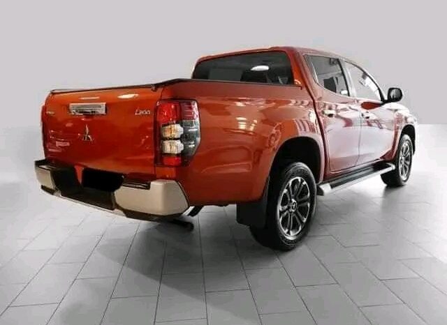 
								Mitsubishi L200 full									