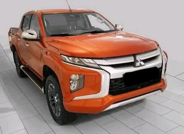 
								Mitsubishi L200 full									