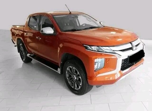 
								Mitsubishi L200 full									