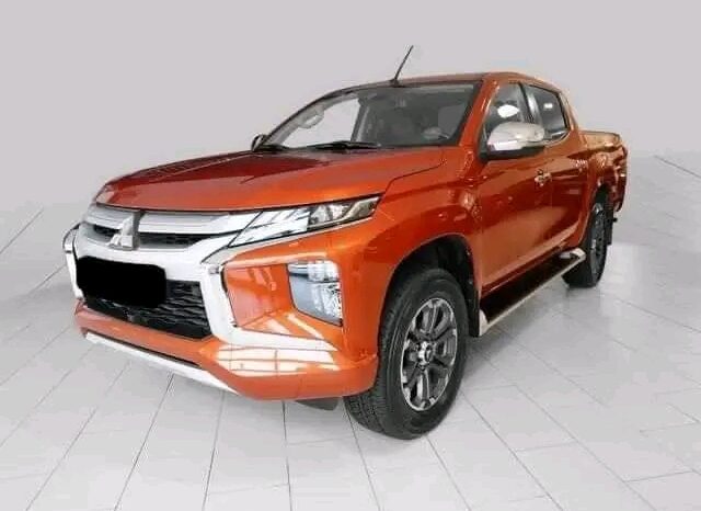 
								Mitsubishi L200 full									