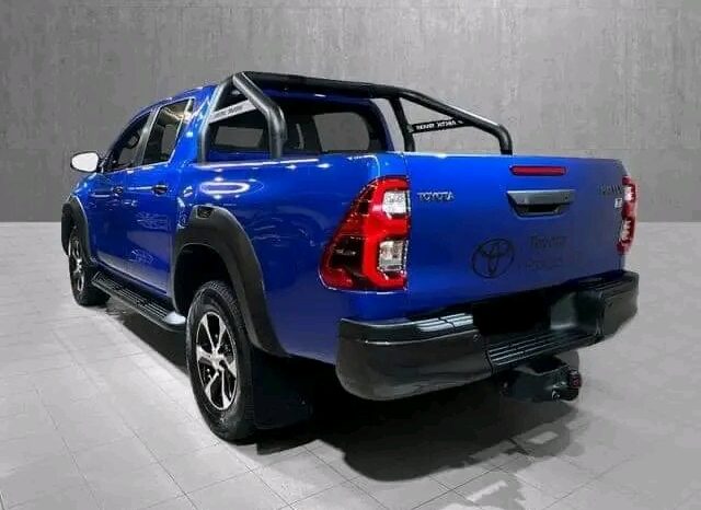 
								Toyota Hilux full									