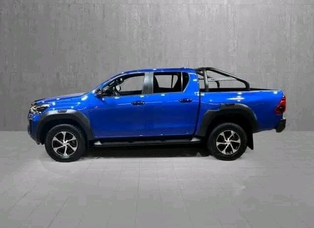 
								Toyota Hilux full									