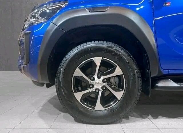 
								Toyota Hilux full									