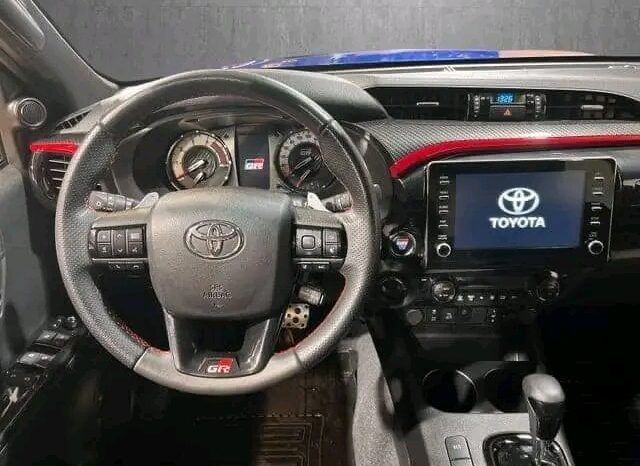 
								Toyota Hilux full									