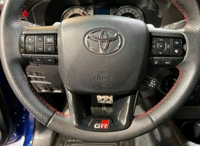 
								Toyota Hilux full									