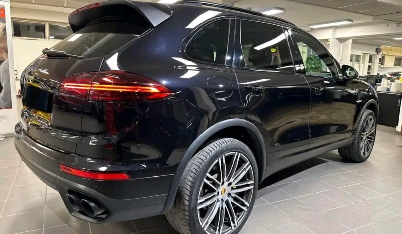 
								Porsche Cayenne S full									