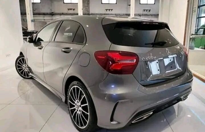 
								MERCEDES CLASSE A200 D FASCINATION 7G-DCT full									