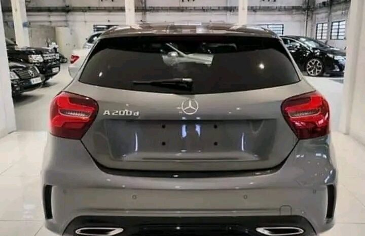 
								MERCEDES CLASSE A200 D FASCINATION 7G-DCT full									