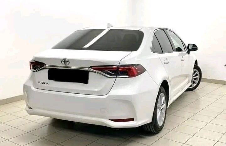 
								Toyota Corolla Berline full									