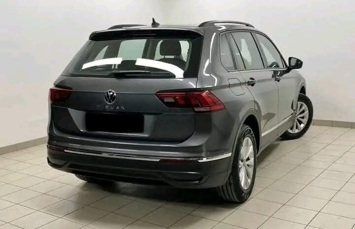 
								Volkswagen Tiguan SUV 5 dv. full									