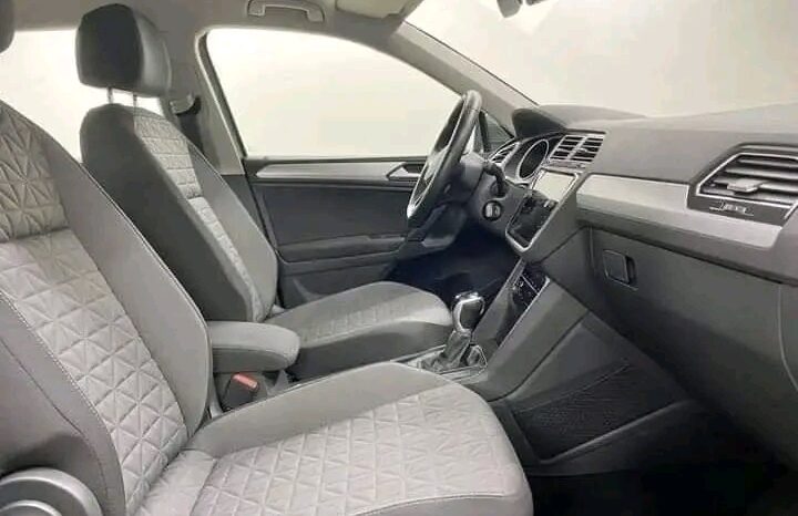 
								Volkswagen Tiguan SUV 5 dv. full									