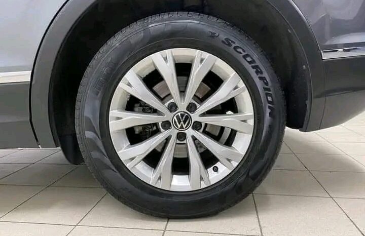 
								Volkswagen Tiguan SUV 5 dv. full									