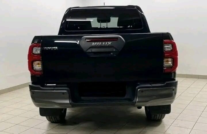 
								Toyota Hilux full									