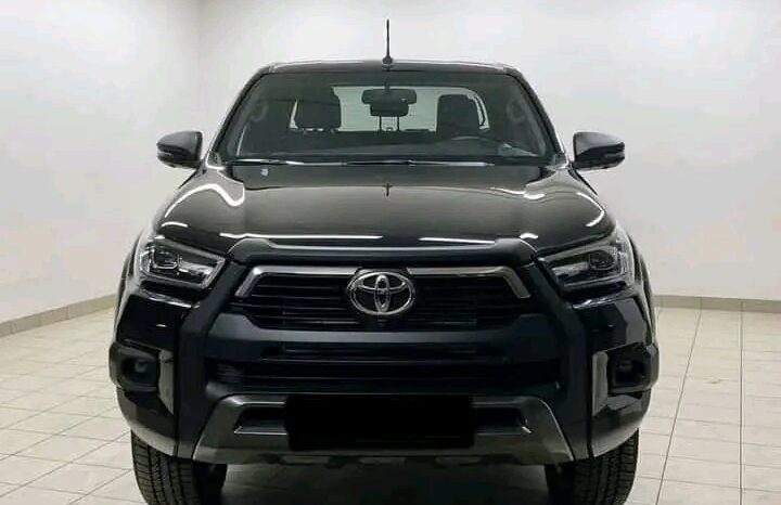 
								Toyota Hilux full									