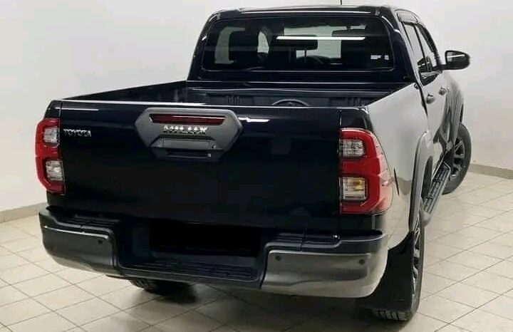 
								Toyota Hilux full									