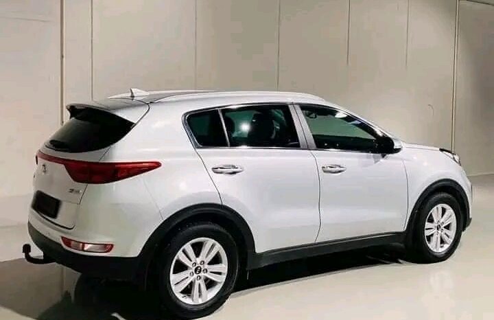 
								Kia Sportage full									