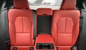 
										Volvo XC40 T4 full									