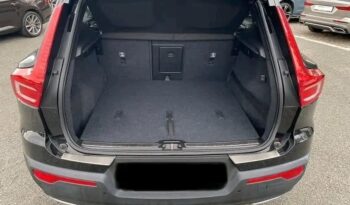 
										Volvo XC40 T4 full									