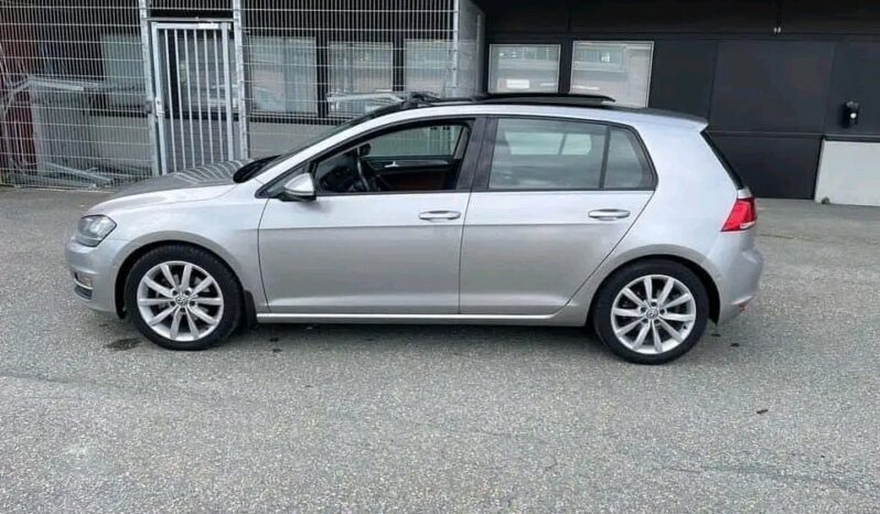 
								Volkswagen GOLF full									