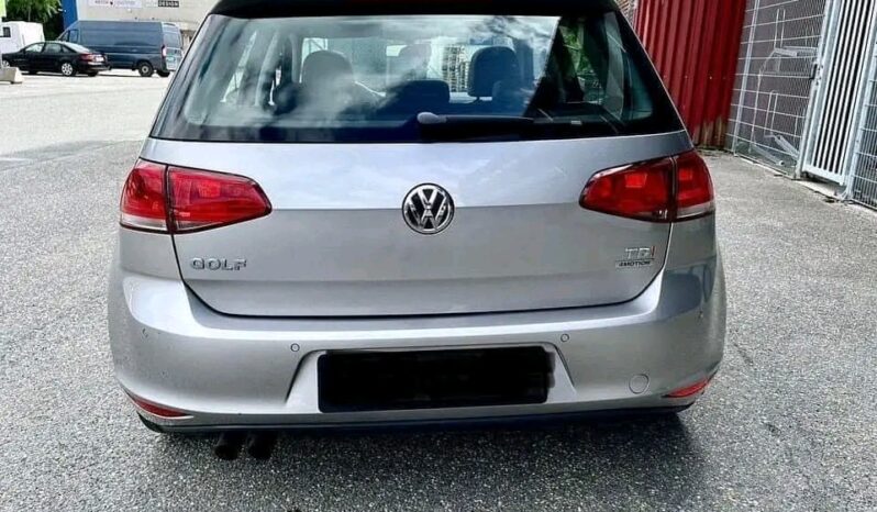 
								Volkswagen GOLF full									