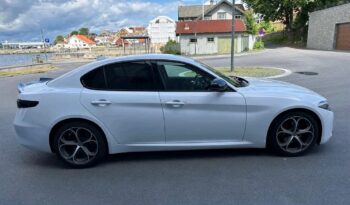 
										Alfa Romeo Giulia full									