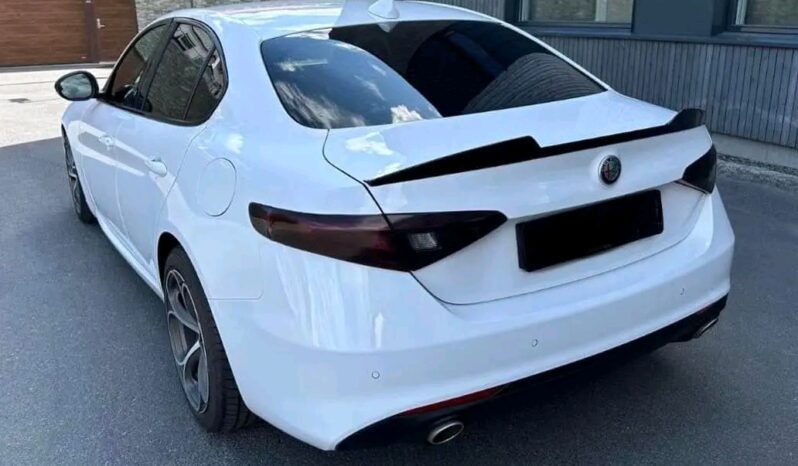 
								Alfa Romeo Giulia full									