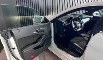 
										Mercedes-Benz CLA full									