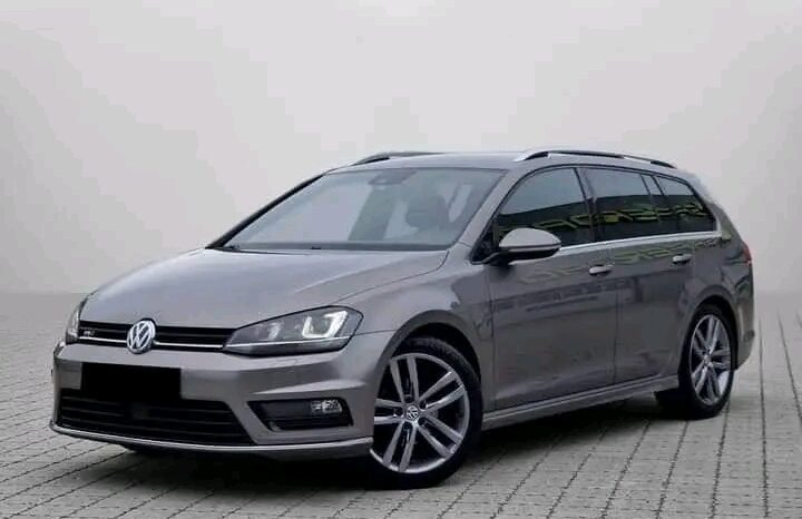 
								Volkswagen Golf full									