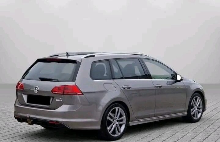 
								Volkswagen Golf full									