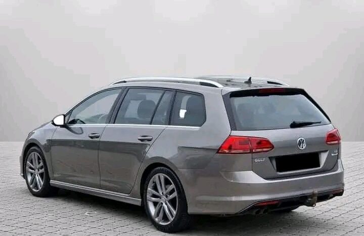 
								Volkswagen Golf full									