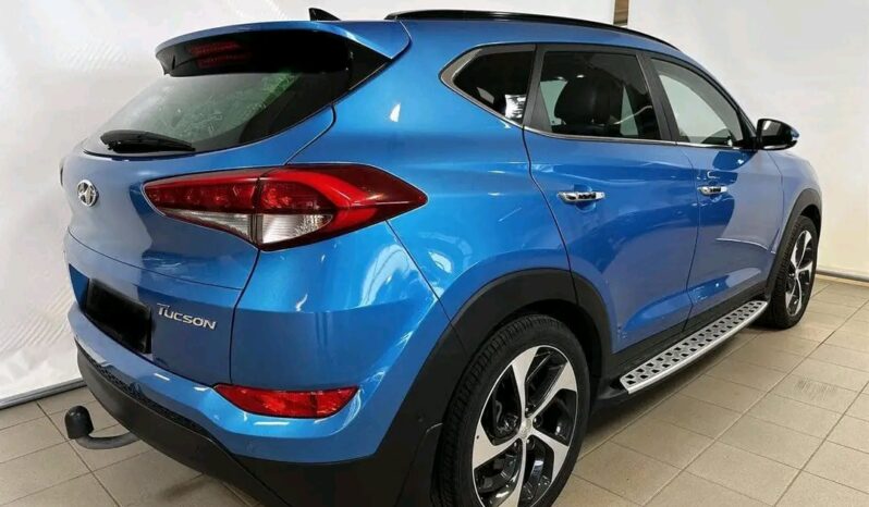 
								Hyundai Tucson full									